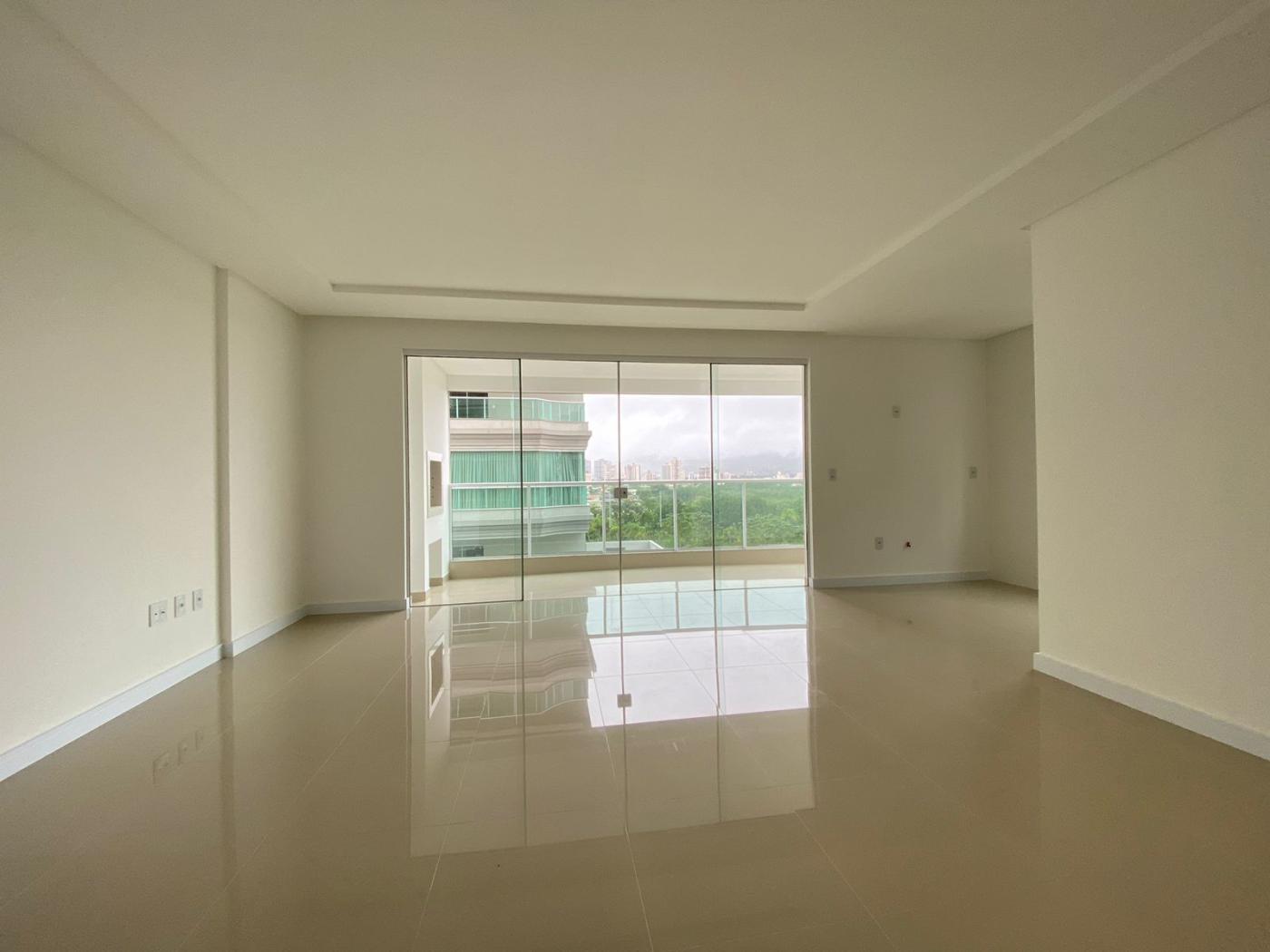  - Apartamento para Venda em Itapema, Meia Praia, 4 dormitórios, 4 suítes, 5 banheiros, 3 vagas