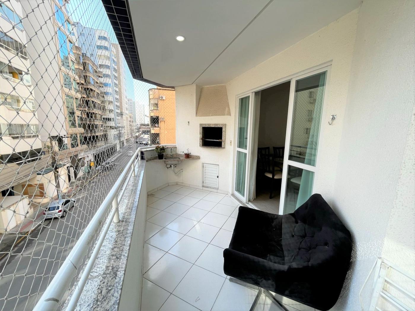  - Apartamento para Venda em Itapema, Meia Praia, 3 dormitórios, 1 suíte, 2 banheiros, 1 vaga