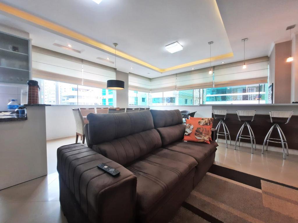 Apartamento à venda com 3 quartos, 132m² - Meia Praia,Itapema