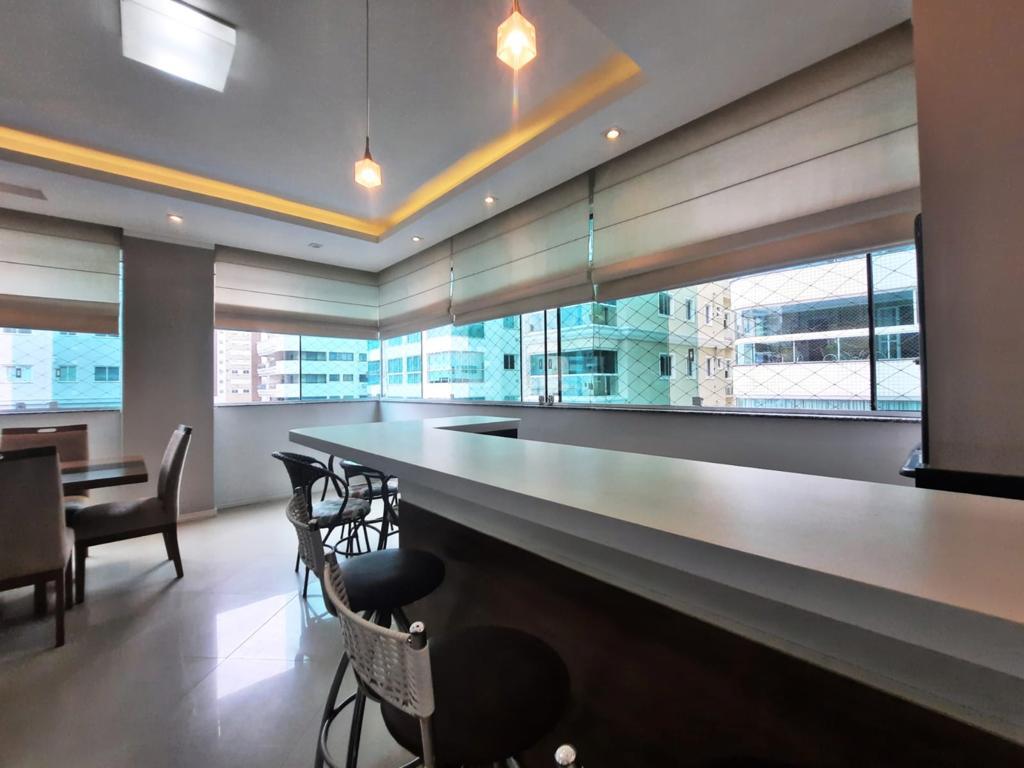  - Apartamento para Venda em Itapema, Meia Praia, 3 dormitórios, 1 suíte, 2 banheiros, 2 vagas