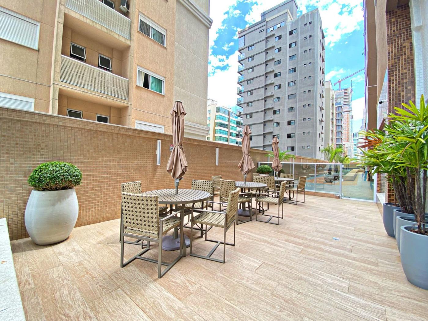 Apartamento à venda com 3 quartos, 131m² - Meia Praia,Itapema