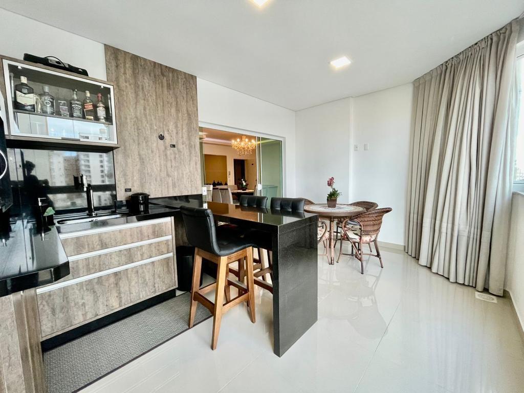  - Apartamento para Venda em Itapema, Meia Praia, 3 dormitórios, 3 suítes, 4 banheiros, 1 vaga