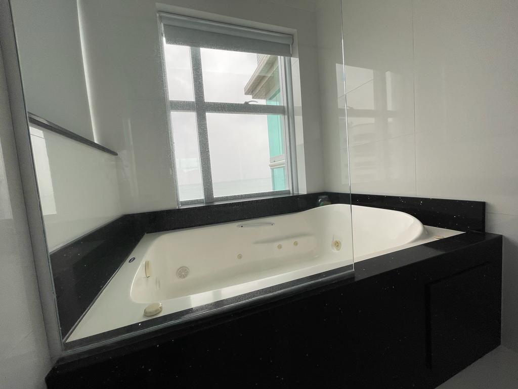 Apartamento à venda com 4 quartos, 248m² - Meia Praia,Itapema