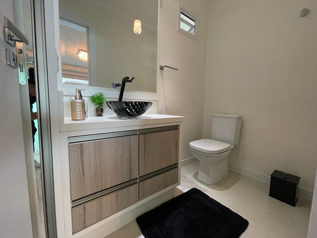  - Apartamento para Venda em Itapema, Meia Praia, 4 dormitórios, 4 suítes, 5 banheiros, 4 vagas