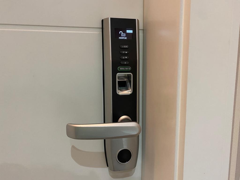 Apartamento à venda com 4 quartos, 180m² - Meia Praia,Itapema