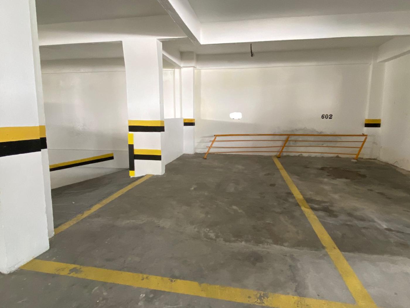  - Apartamento para Venda em Itapema, Meia Praia, 3 dormitórios, 1 suíte, 2 banheiros, 1 vaga