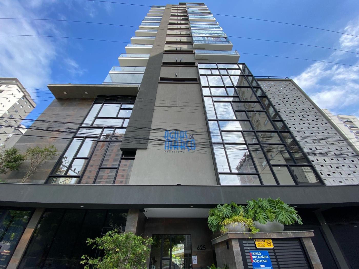 Apartamento à venda com 3 quartos, 125m² - Meia Praia,Itapema