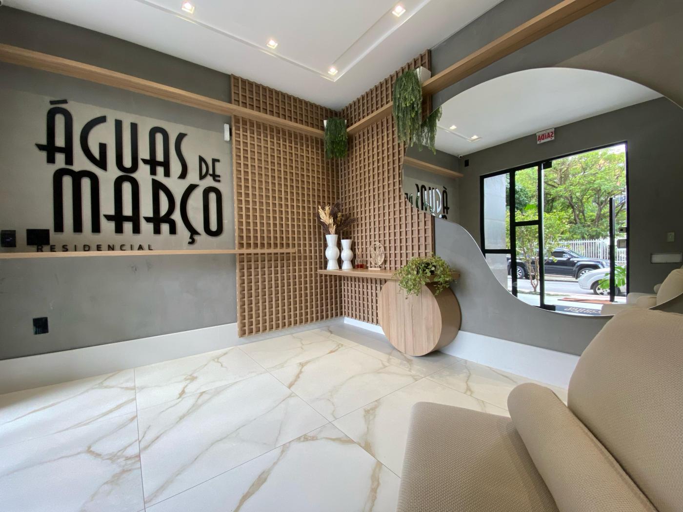 Apartamento à venda com 3 quartos, 125m² - Meia Praia,Itapema