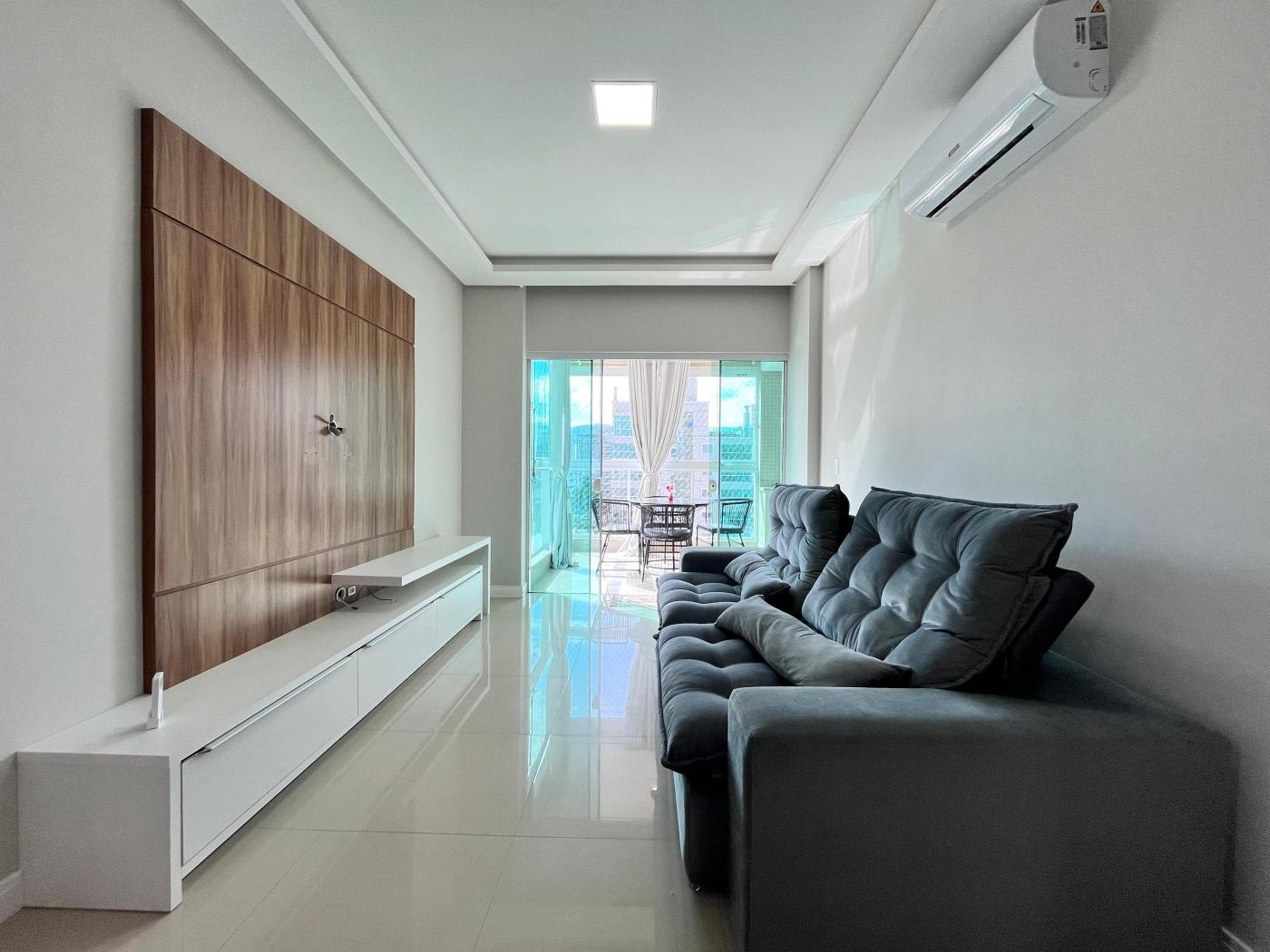  - Apartamento para Venda em Itapema, Meia Praia, 2 dormitórios, 2 suítes, 3 banheiros, 2 vagas