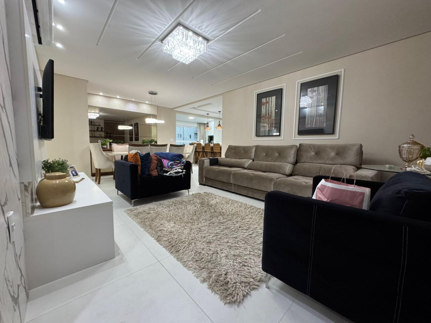 Apartamento à venda com 3 quartos, 123m² - Meia Praia,Itapema