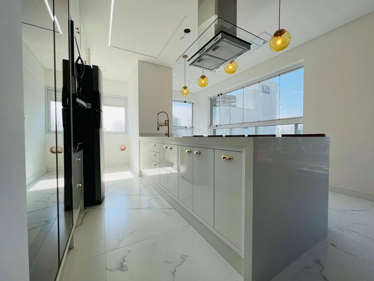 Apartamento à venda com 3 quartos, 117m² - Meia Praia,Itapema