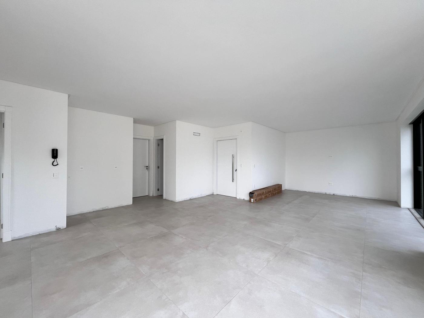  - Apartamento para Venda em Itapema, Meia Praia, 3 dormitórios, 3 suítes, 4 banheiros, 2 vagas