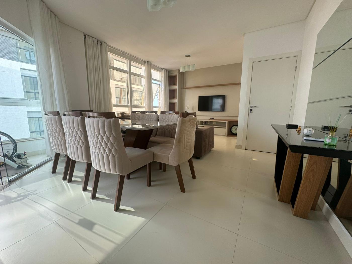 Apartamento à venda com 3 quartos, 120m² - Meia Praia,Itapema