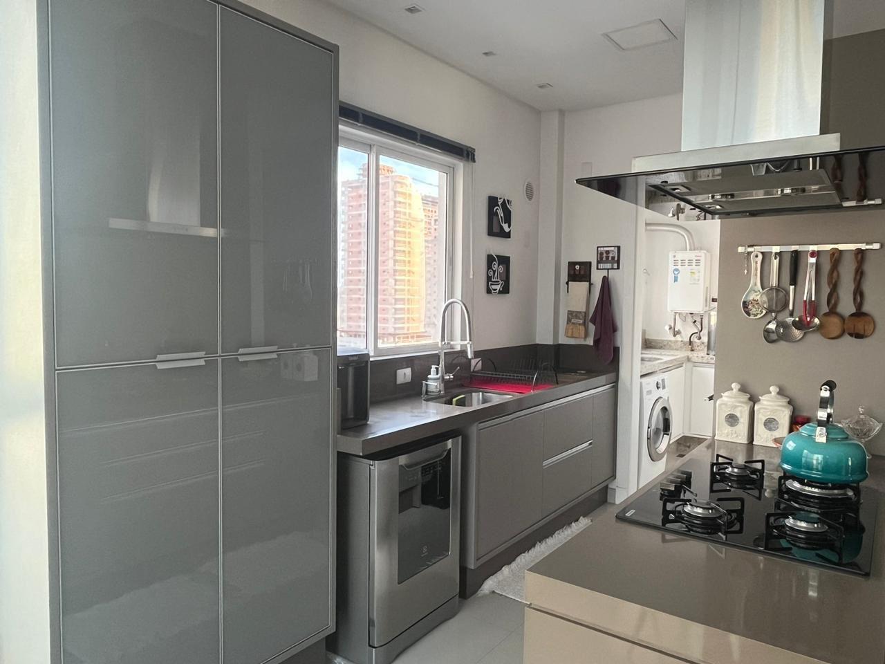 Apartamento à venda com 3 quartos, 140m² - Meia Praia,Itapema