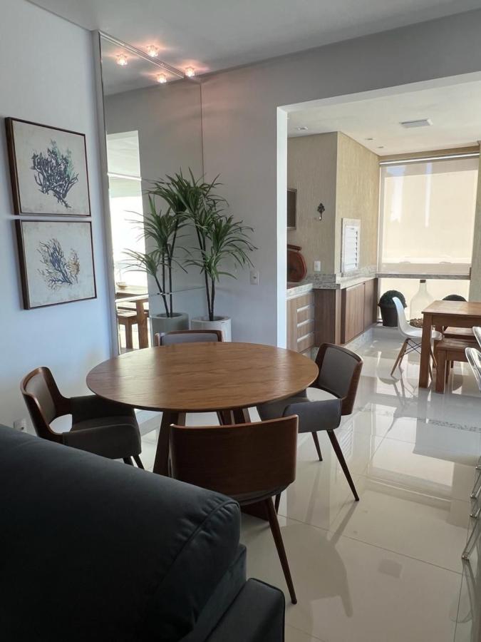  - Apartamento para Venda em Itapema, Meia Praia, 3 dormitórios, 3 suítes, 4 banheiros, 2 vagas