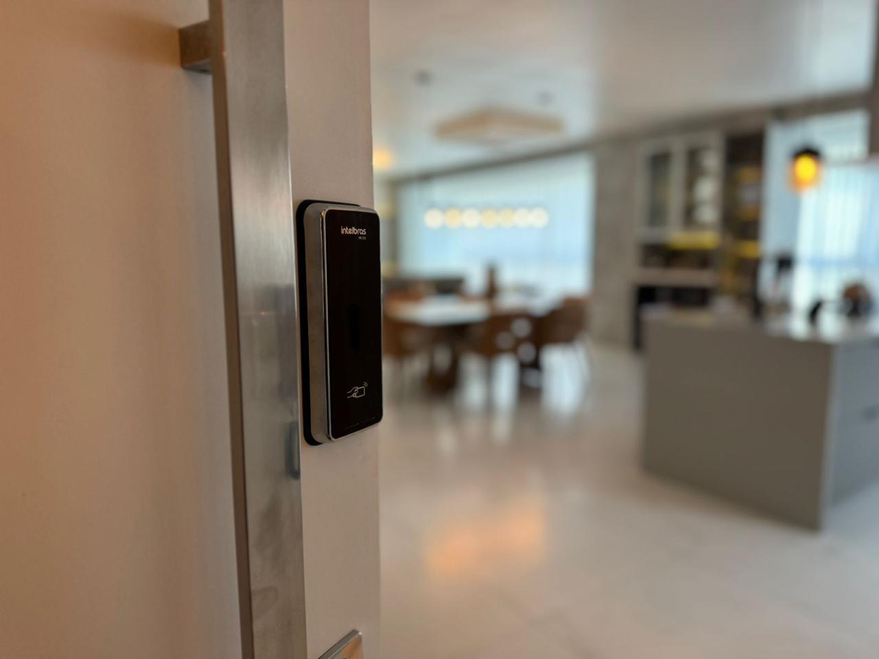 Apartamento à venda com 3 quartos, 173m² - Meia Praia,Itapema