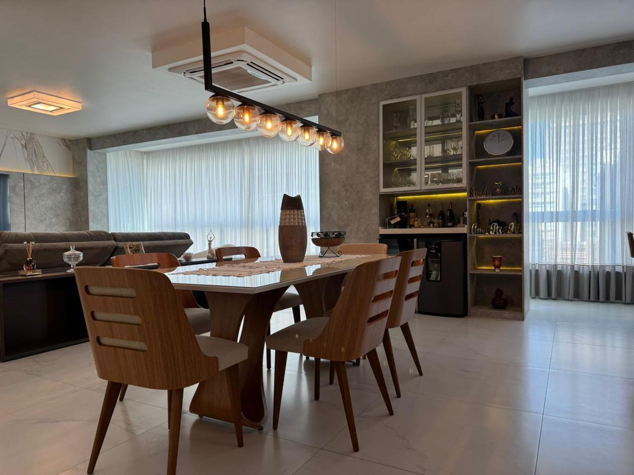 Apartamento à venda com 3 quartos, 173m² - Meia Praia,Itapema