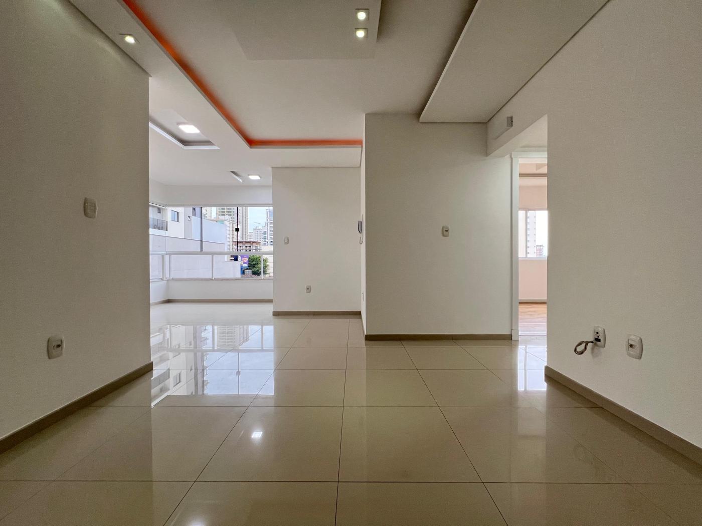 Apartamento à venda com 2 quartos, 103m² - Meia Praia,Itapema