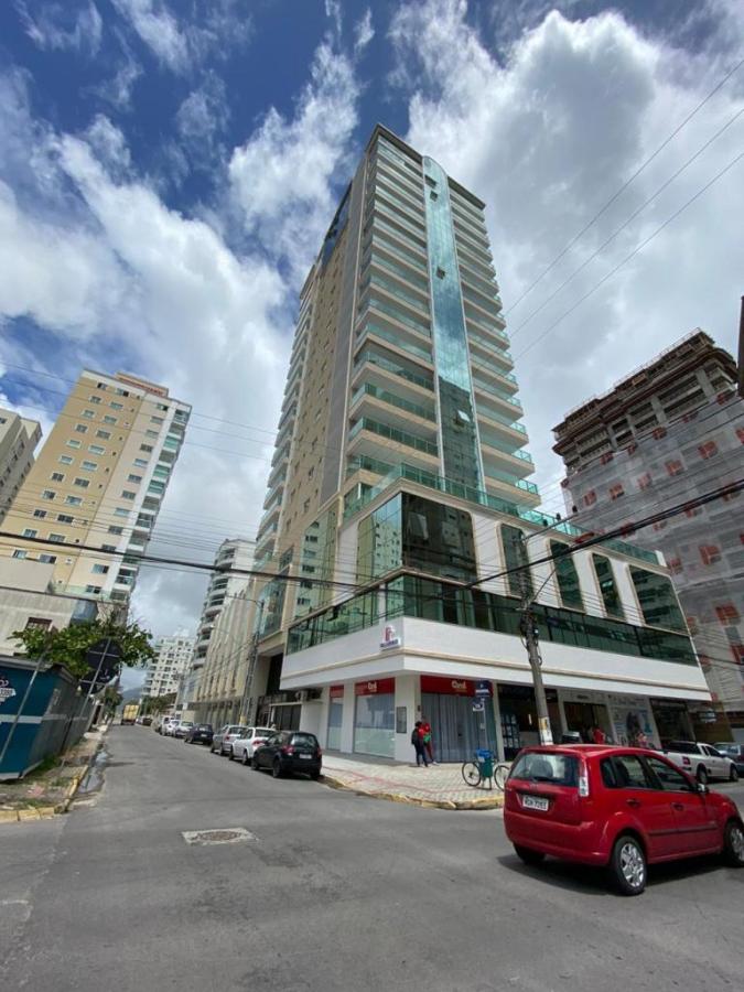  - Apartamento para Venda em Itapema, Meia Praia, 3 dormitórios, 3 suítes, 4 banheiros, 2 vagas