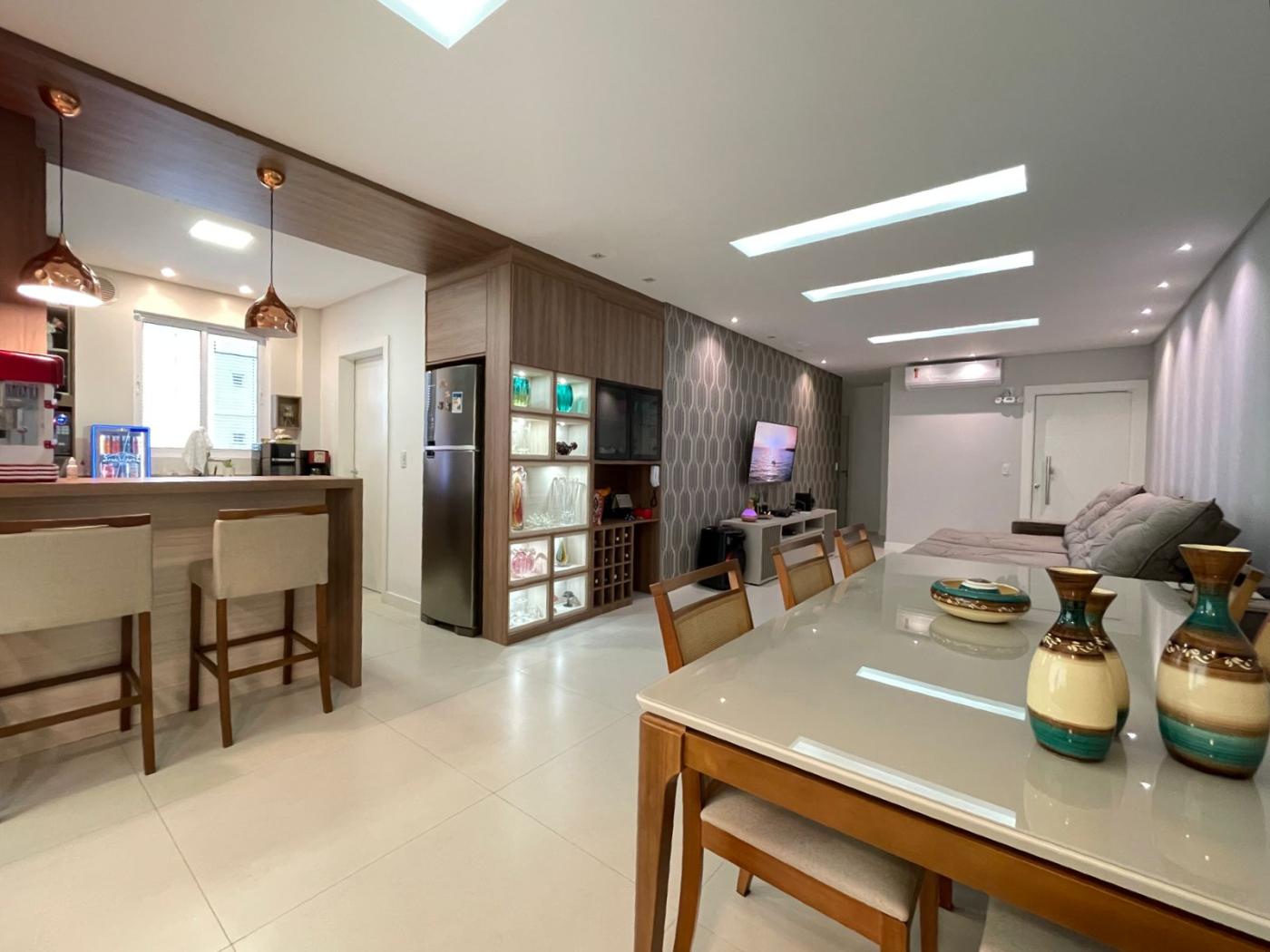  - Apartamento para Venda em Itapema, Meia Praia, 3 dormitórios, 3 suítes, 4 banheiros, 2 vagas