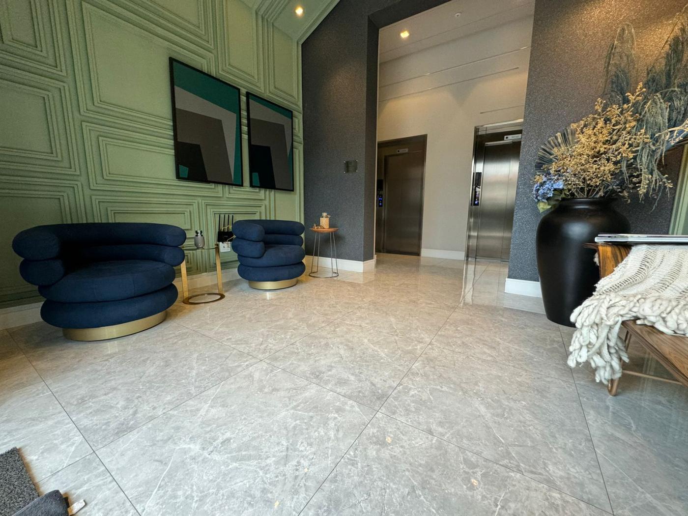 Apartamento à venda com 2 quartos, 86m² - Meia Praia,Itapema