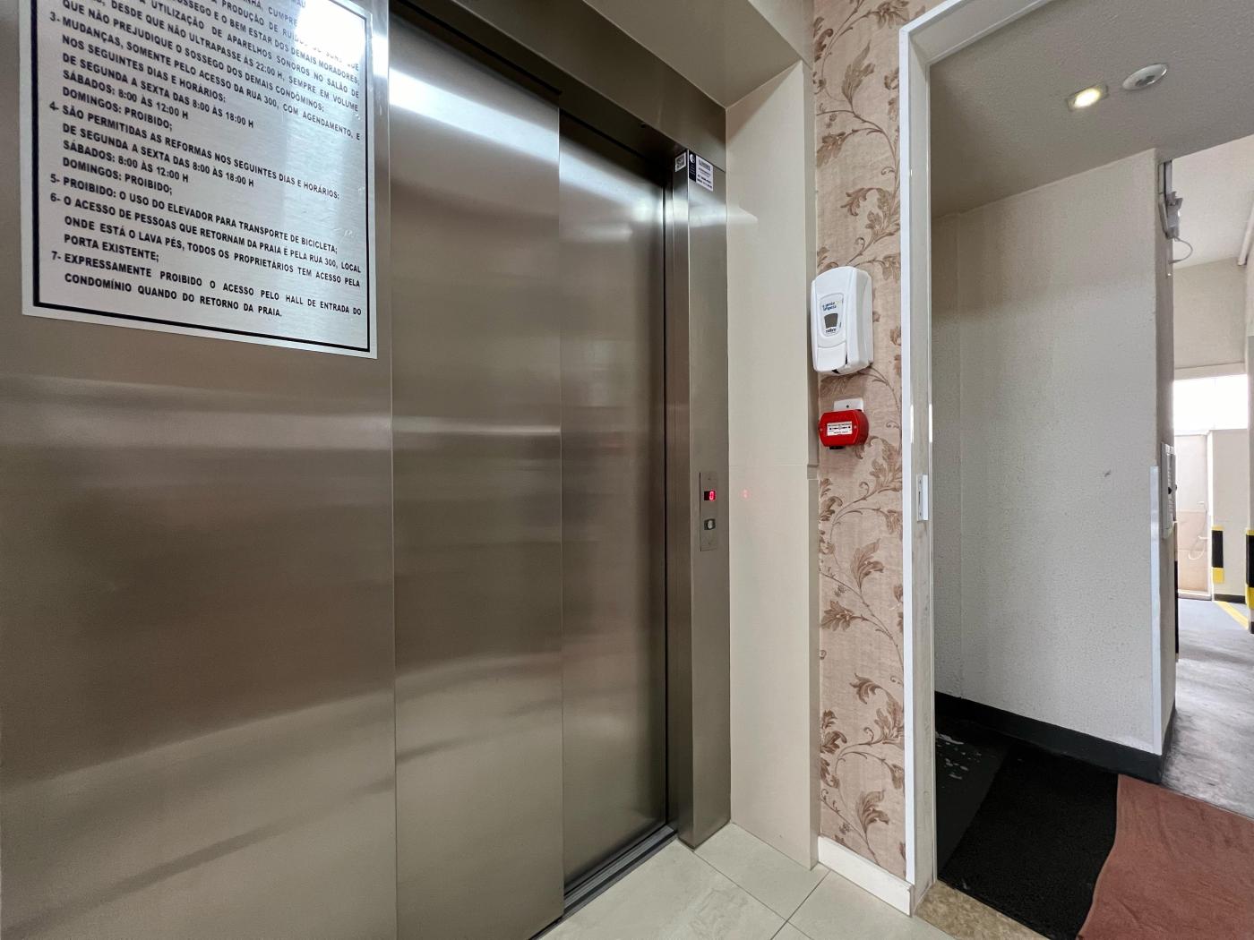 Apartamento à venda com 3 quartos, 122m² - Meia Praia,Itapema