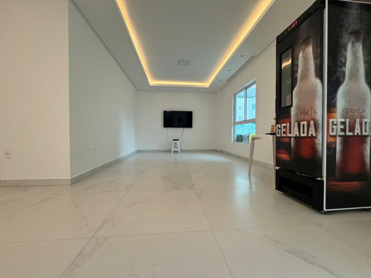  - Apartamento para Venda em Itapema, Meia Praia, 3 dormitórios, 3 suítes, 4 banheiros, 2 vagas