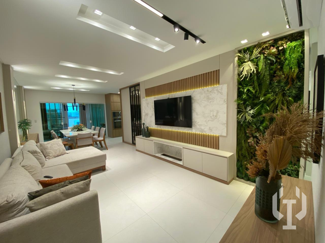 Apartamento à venda com 3 quartos - Meia Praia,Itapema