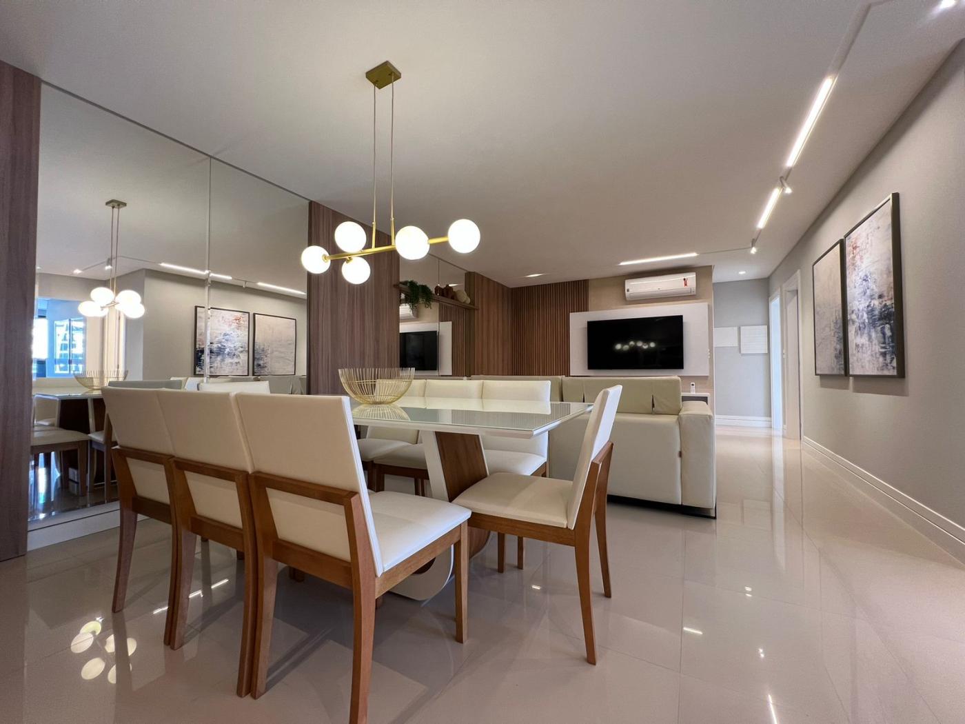 Apartamento à venda com 3 quartos, 124m² - Meia Praia,