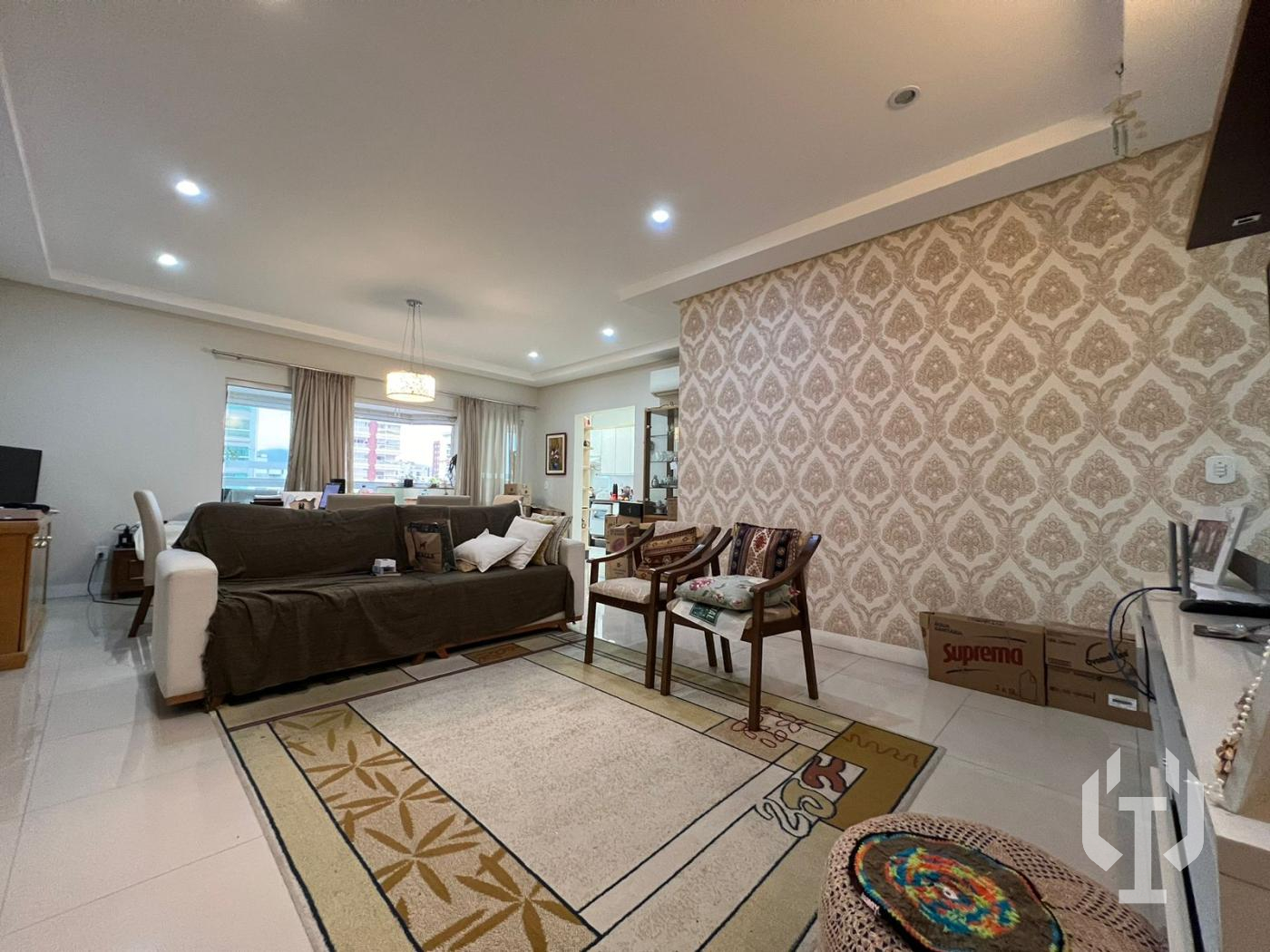 Apartamento para Venda em Itapema, Meia Praia, 3 dormitórios, 2 suítes, 2 banheiros, 2 vagas - Invicta Itapema - Assessoria Imobiliária