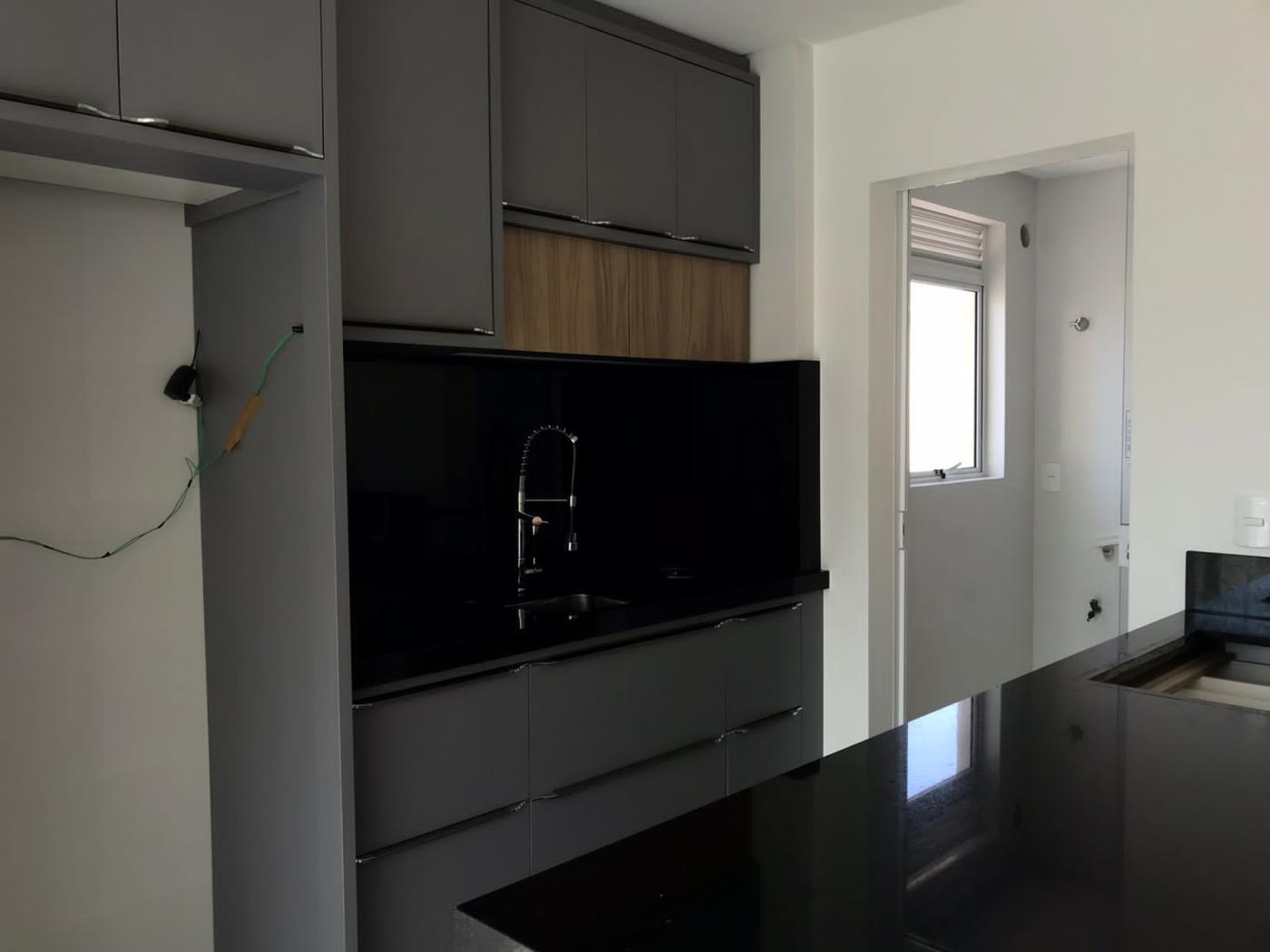  - Apartamento para Venda em Itapema, Meia Praia, 3 dormitórios, 3 suítes, 4 banheiros, 2 vagas