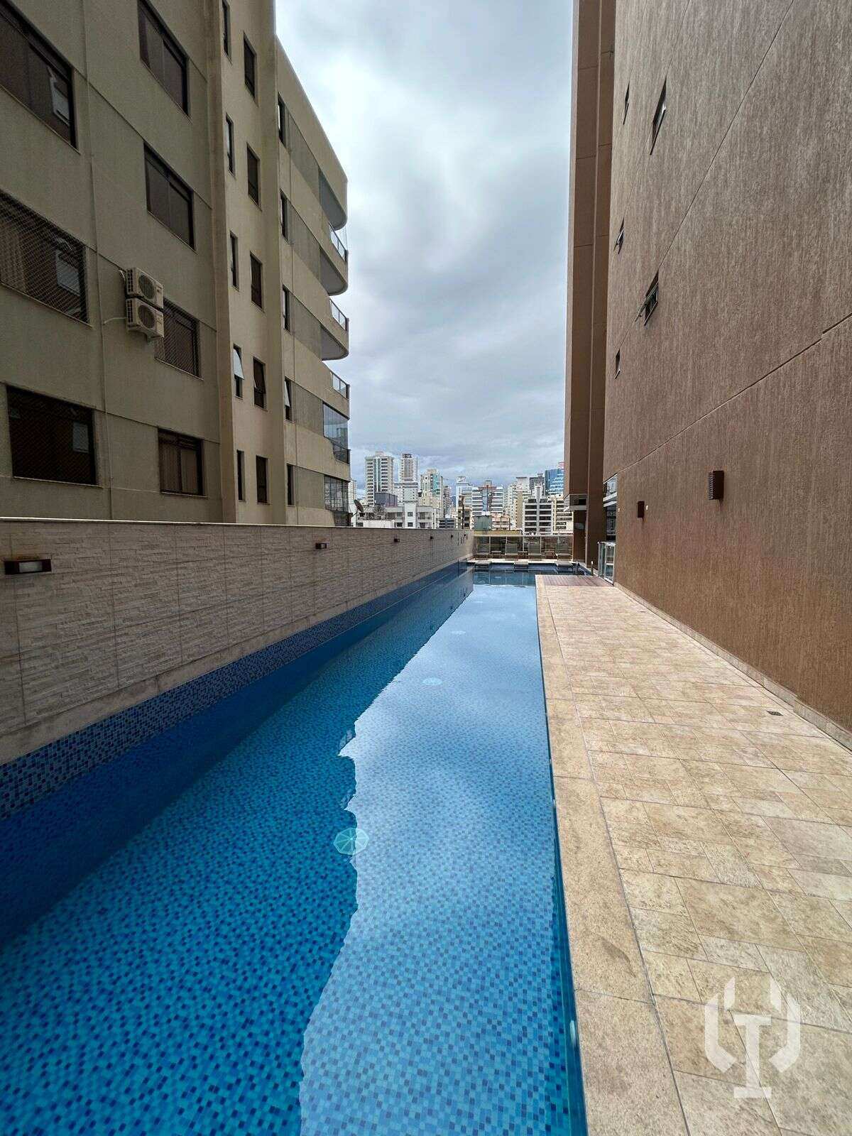  - Apartamento à venda, no MAR DAS ARÁBIAS em Itapema, Meia Praia, com 3 quartos, 185,42m²