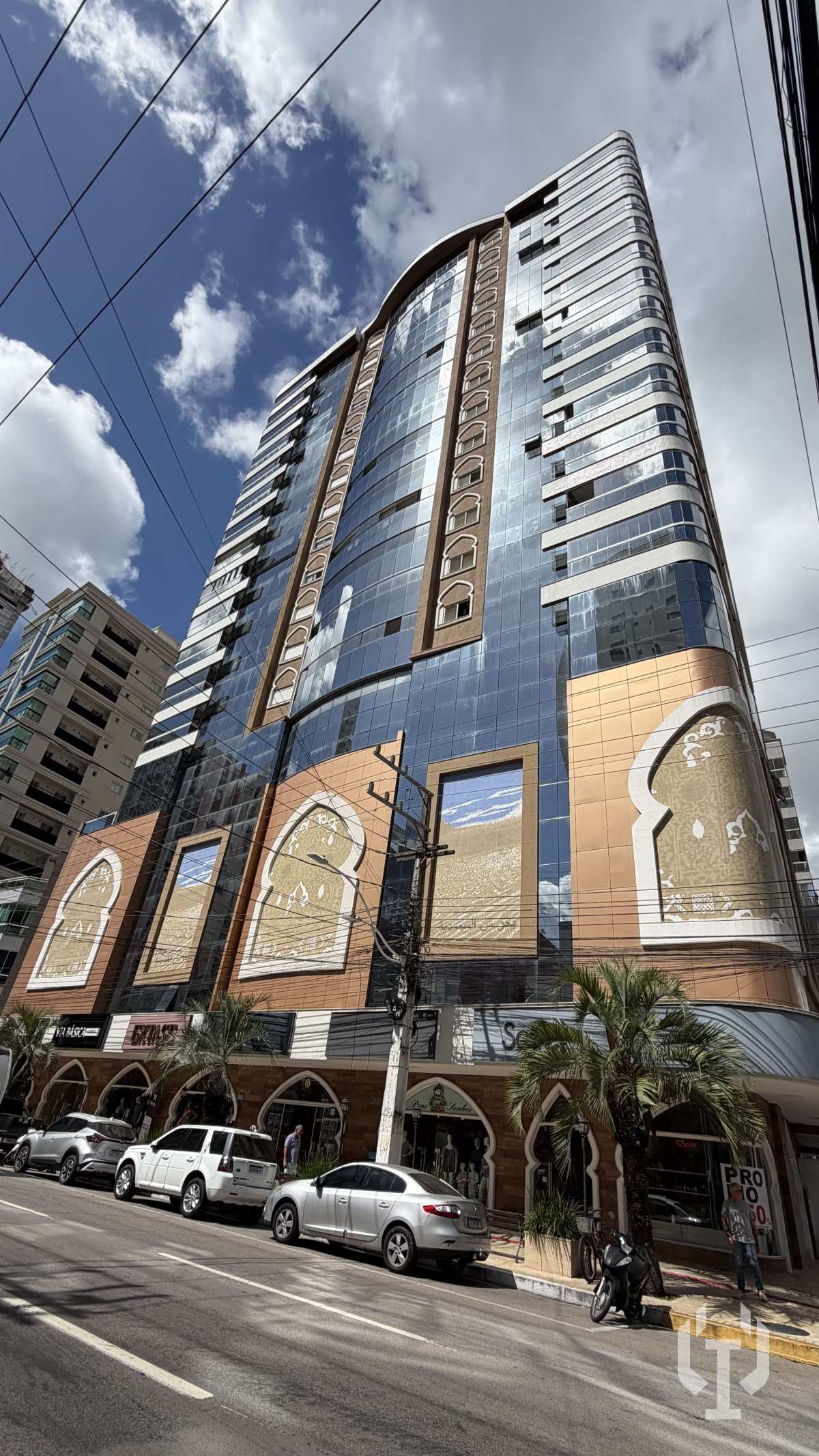 Apartamento à venda, no MAR DAS ARÁBIAS em Itapema, Meia Praia, com 3 quartos, 185,42m² - Invicta Itapema - Assessoria Imobiliária