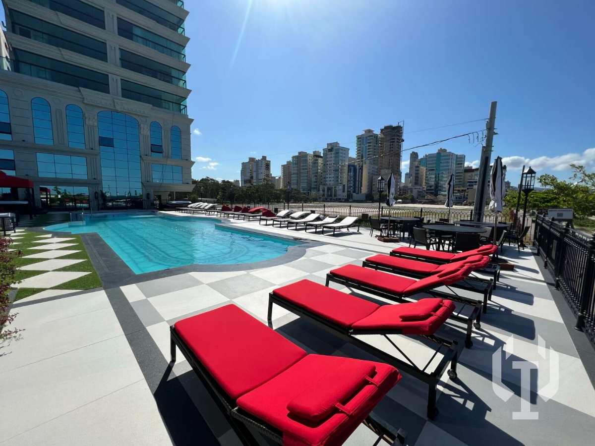  - Apartamento à venda, no CARTIER em Itapema, Meia Praia, com 4 quartos, 180m²