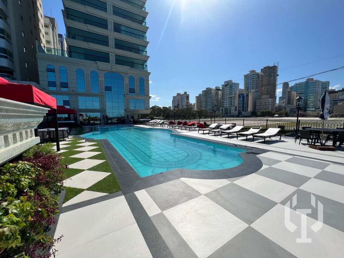  - Apartamento à venda, no CARTIER em Itapema, Meia Praia, com 4 quartos, 180m²