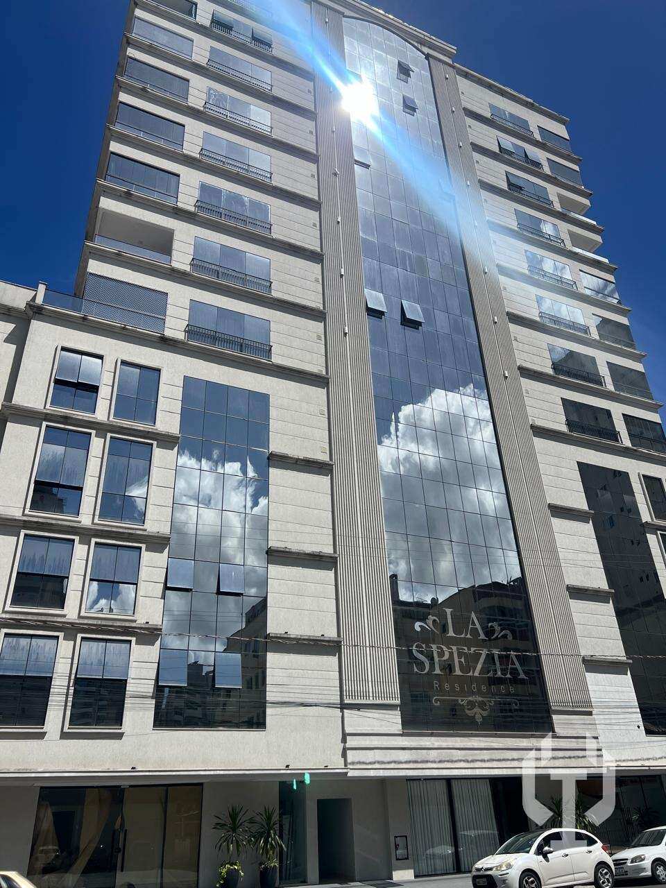  - Apartamento para alugar em Itapema, com 3 quartos, 120m²