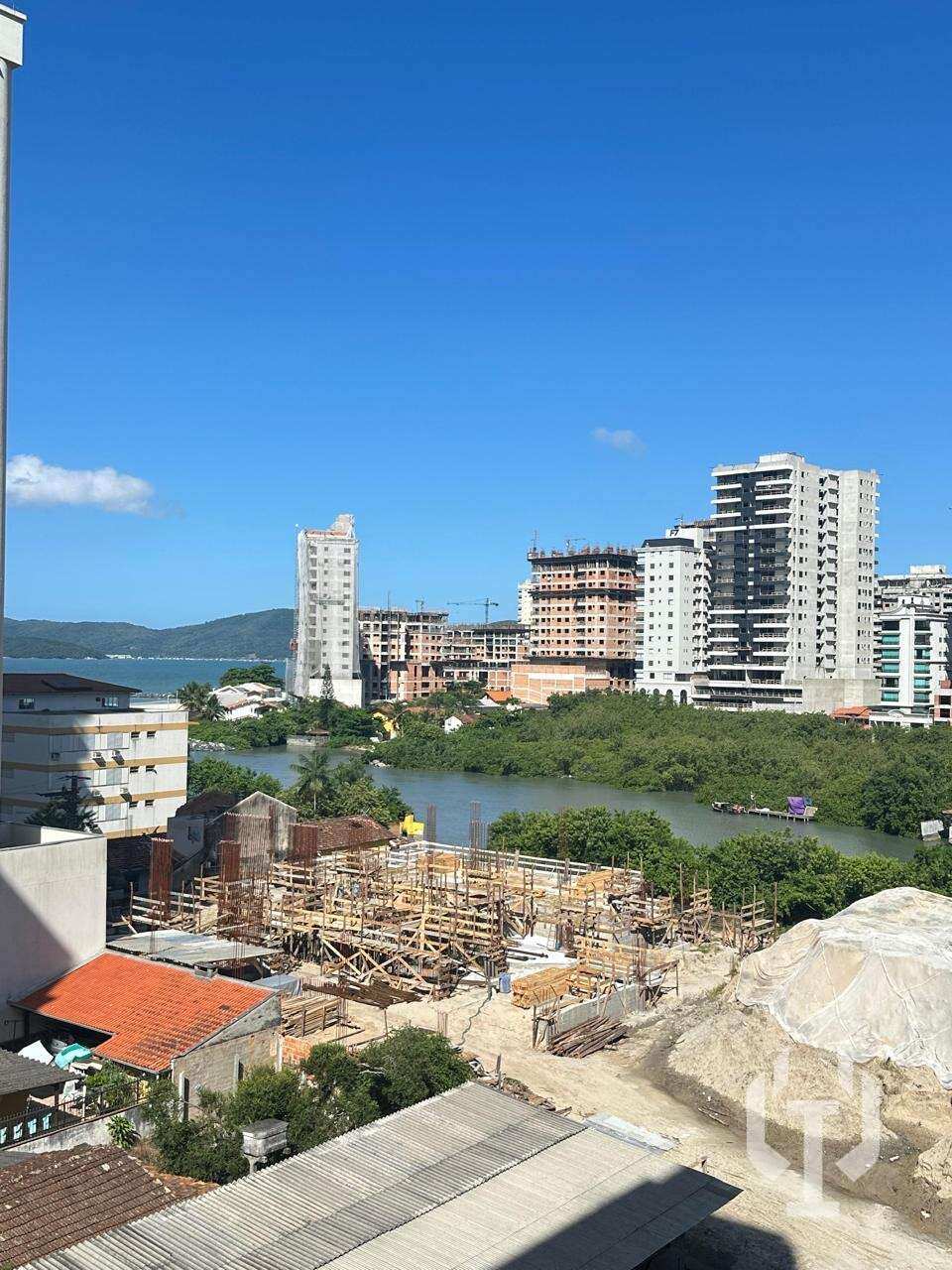  - Apartamento para alugar, no Costa mare, Meia Praia, com 3 quartos, 100m²