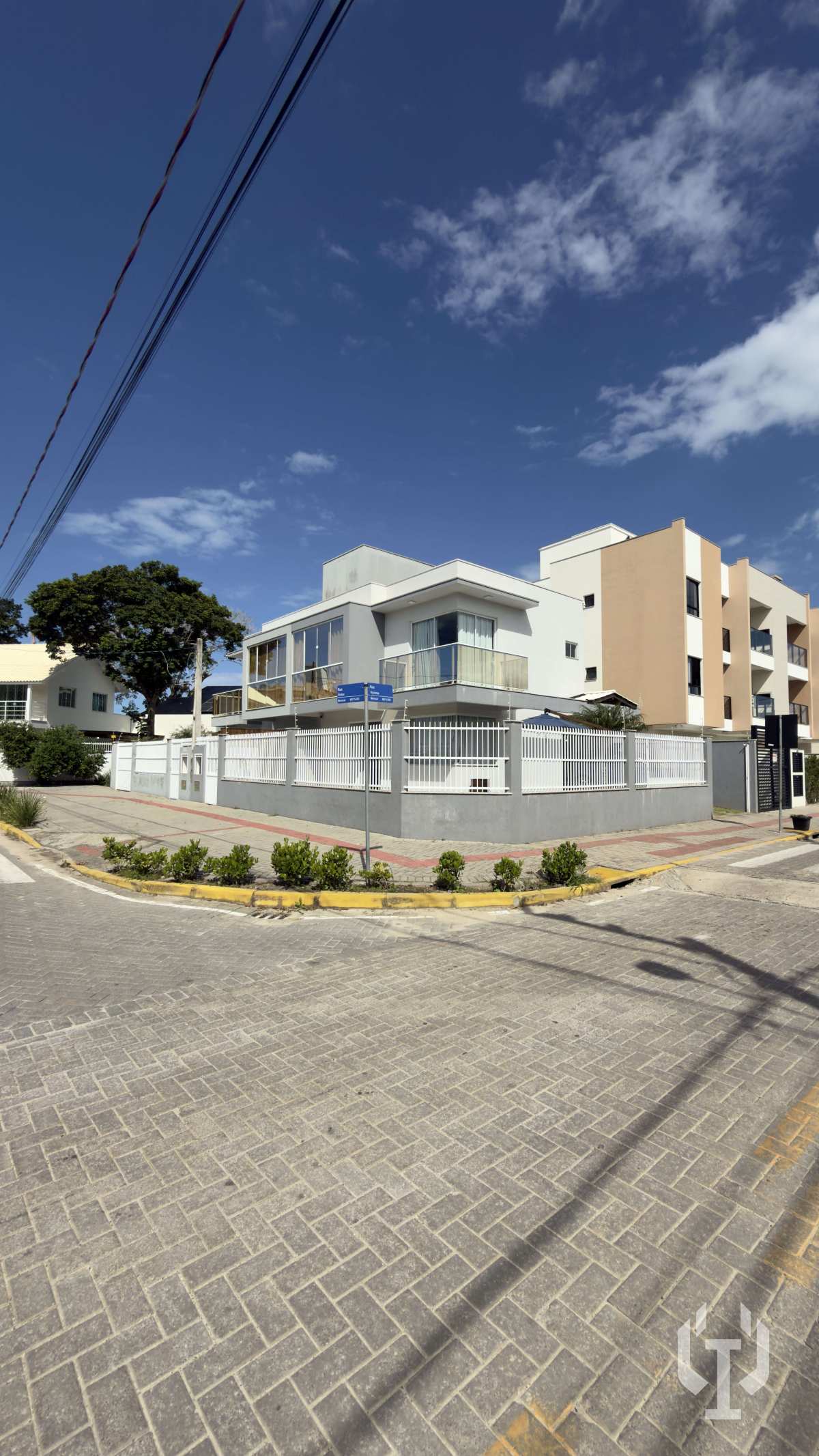  - Casa à venda, com 2 quartos, 100m²