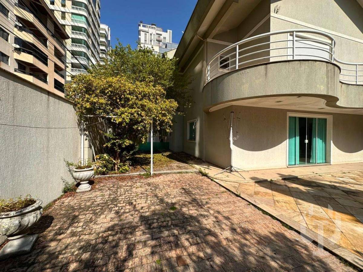  - Casa para alugar, com 5 quartos, 410m2m²