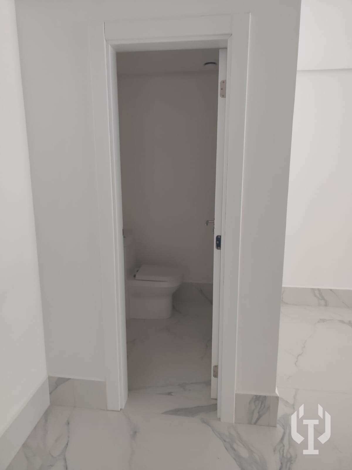  - Sala comercial para alugar, no La rocca -Dallo em Itapema, Centro, 212m²